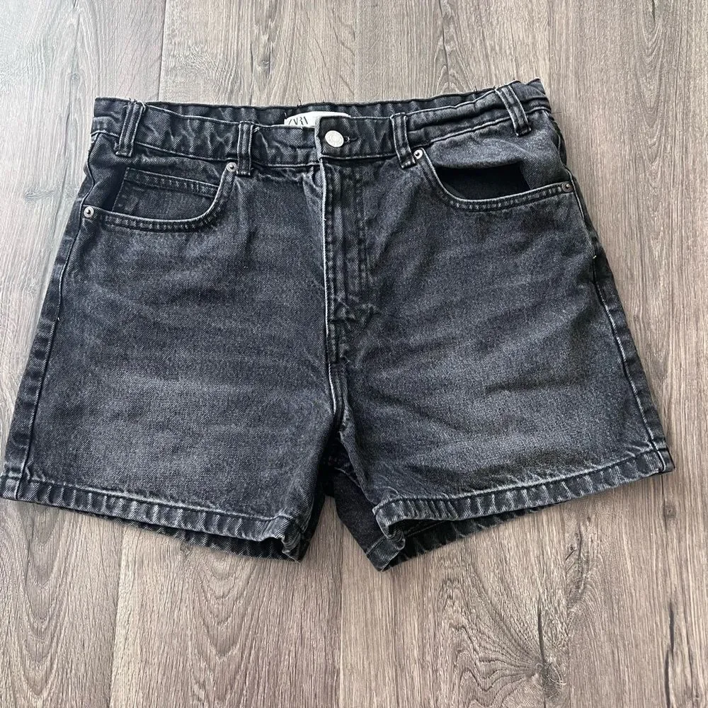 Zara Black Denim Shorts size 32